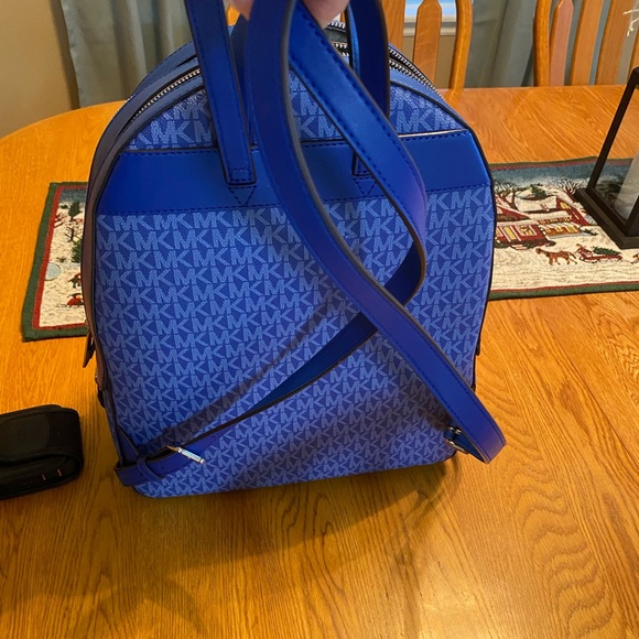 NWT! Michael Kors Backpack 16x13x6 royal blue - Picture 2 of 8